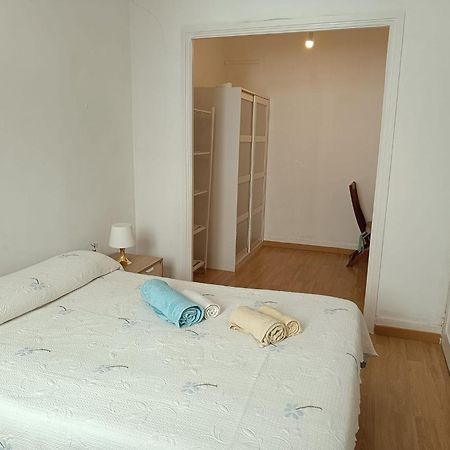 Ferienwohnung Piso Antiguo, Muebles Viejos, Muy Sencillo, Alquilado En Invierno A Estudiantes, Sin Ascensor, Cocina Antigua A Gas, Edificio Muy Antiguo A Coruña Exterior foto