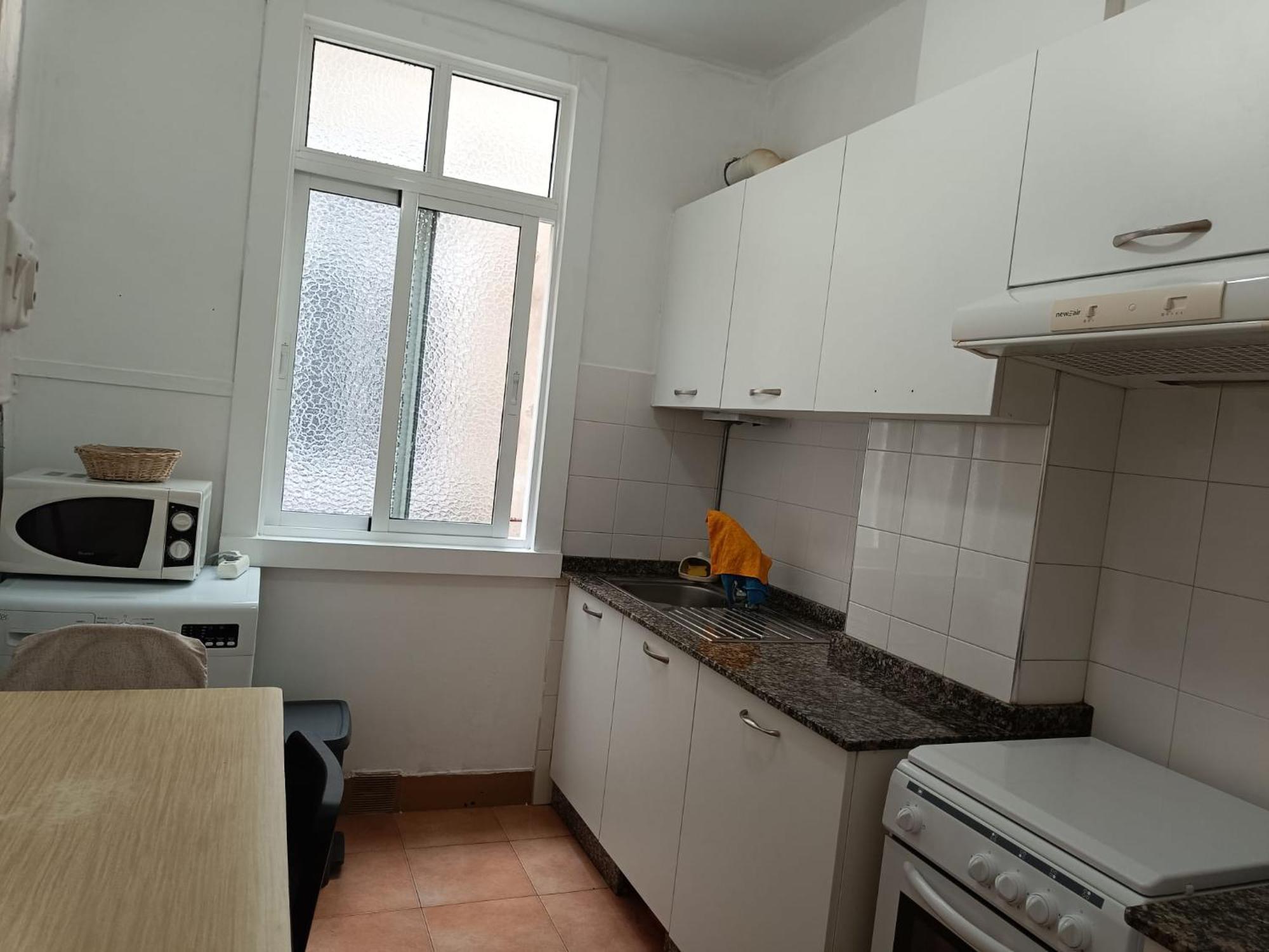 Ferienwohnung Piso Antiguo, Muebles Viejos, Muy Sencillo, Alquilado En Invierno A Estudiantes, Sin Ascensor, Cocina Antigua A Gas, Edificio Muy Antiguo A Coruña Exterior foto